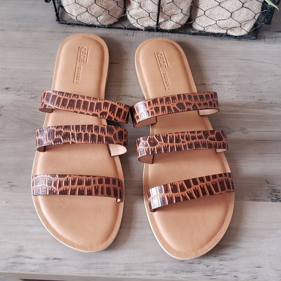 ASOS Design Farren Leather Slip-On Slide Sandals Croc Brown NEW - Picture 1 of 6